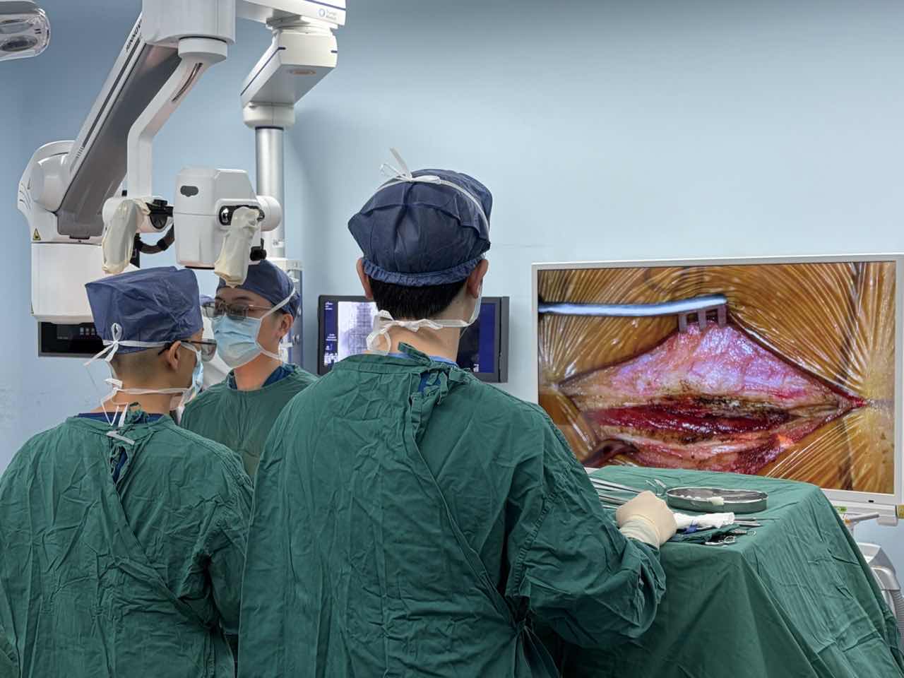AINNOVI Spine Surgery